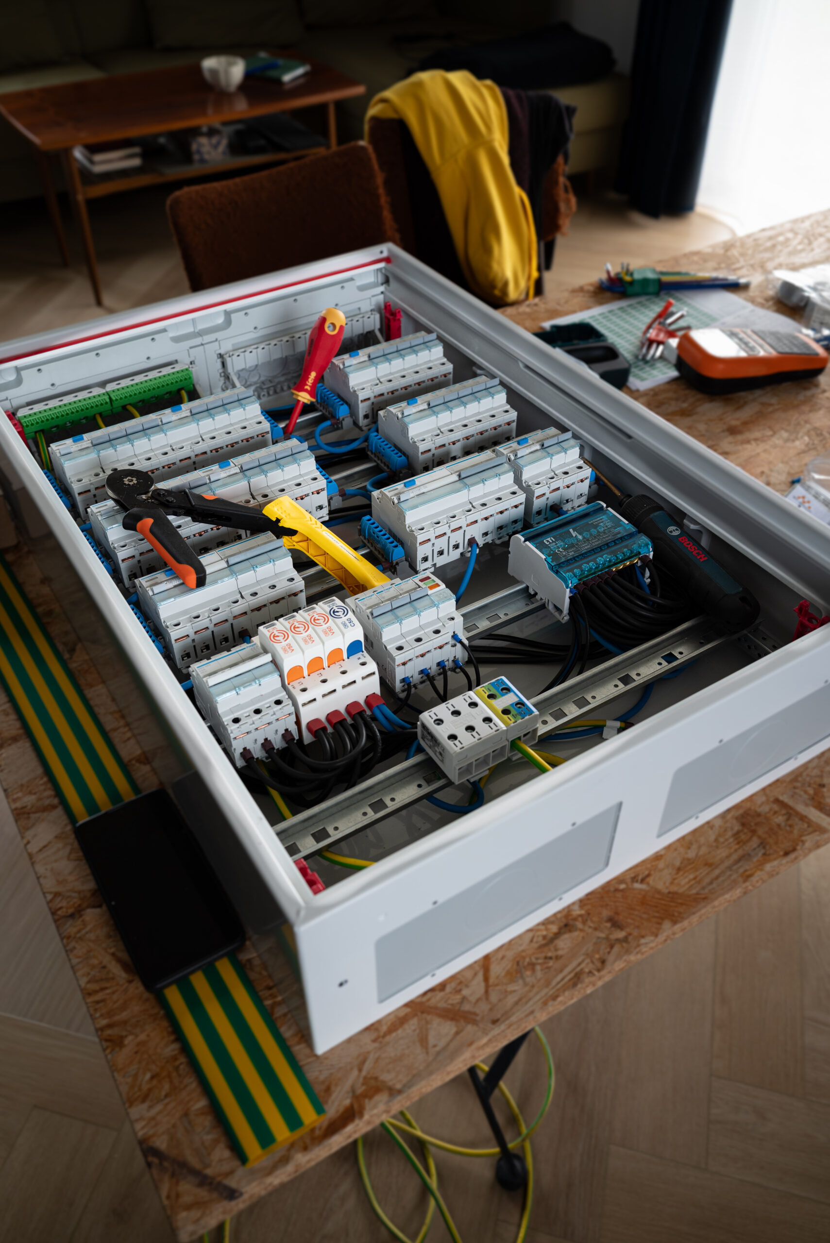 Rozdzielnica elektryczna wykonana przez R-TECH