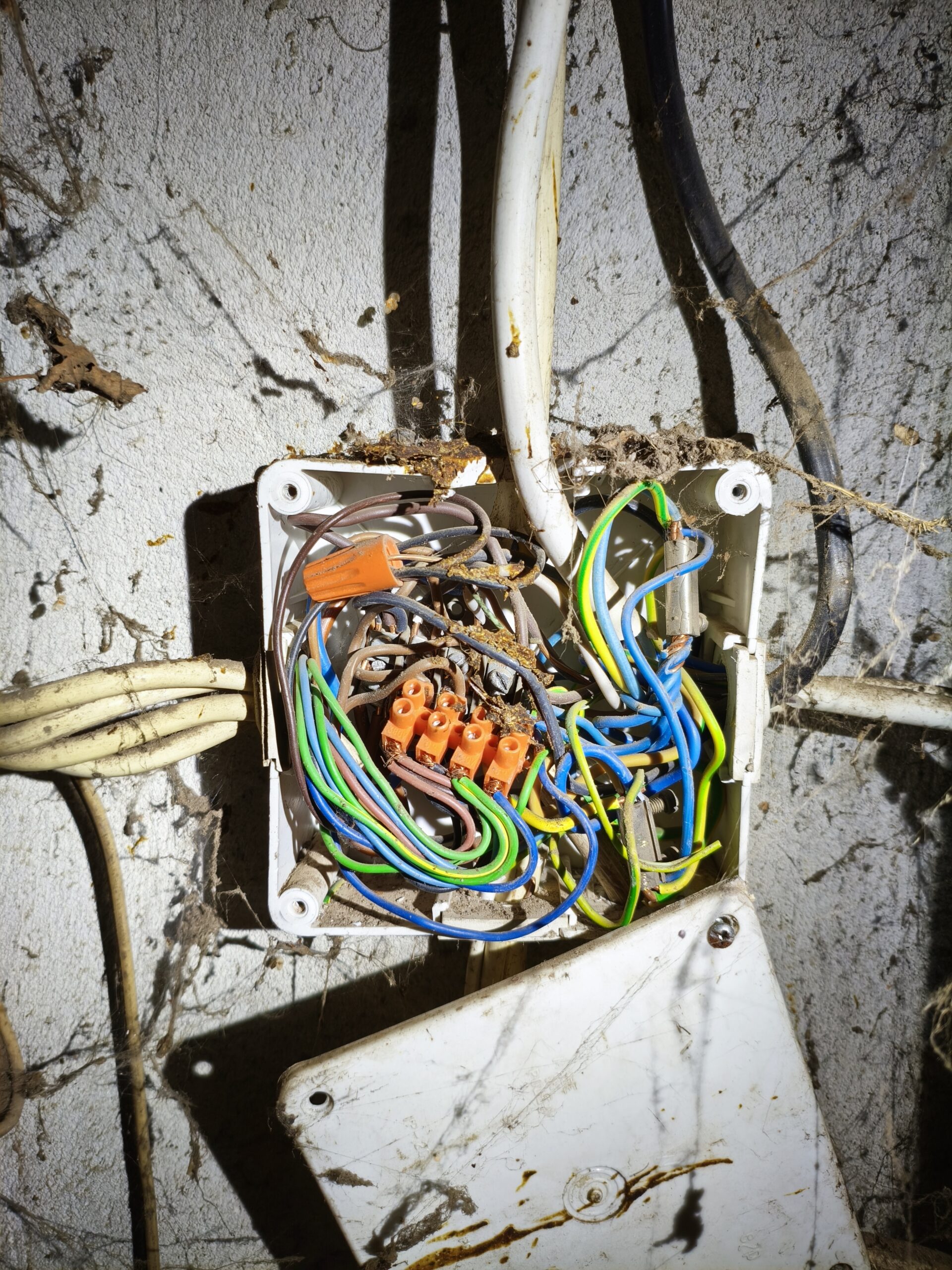 Diagnostyka i serwis instalacji elektrycznej przez R-TECH